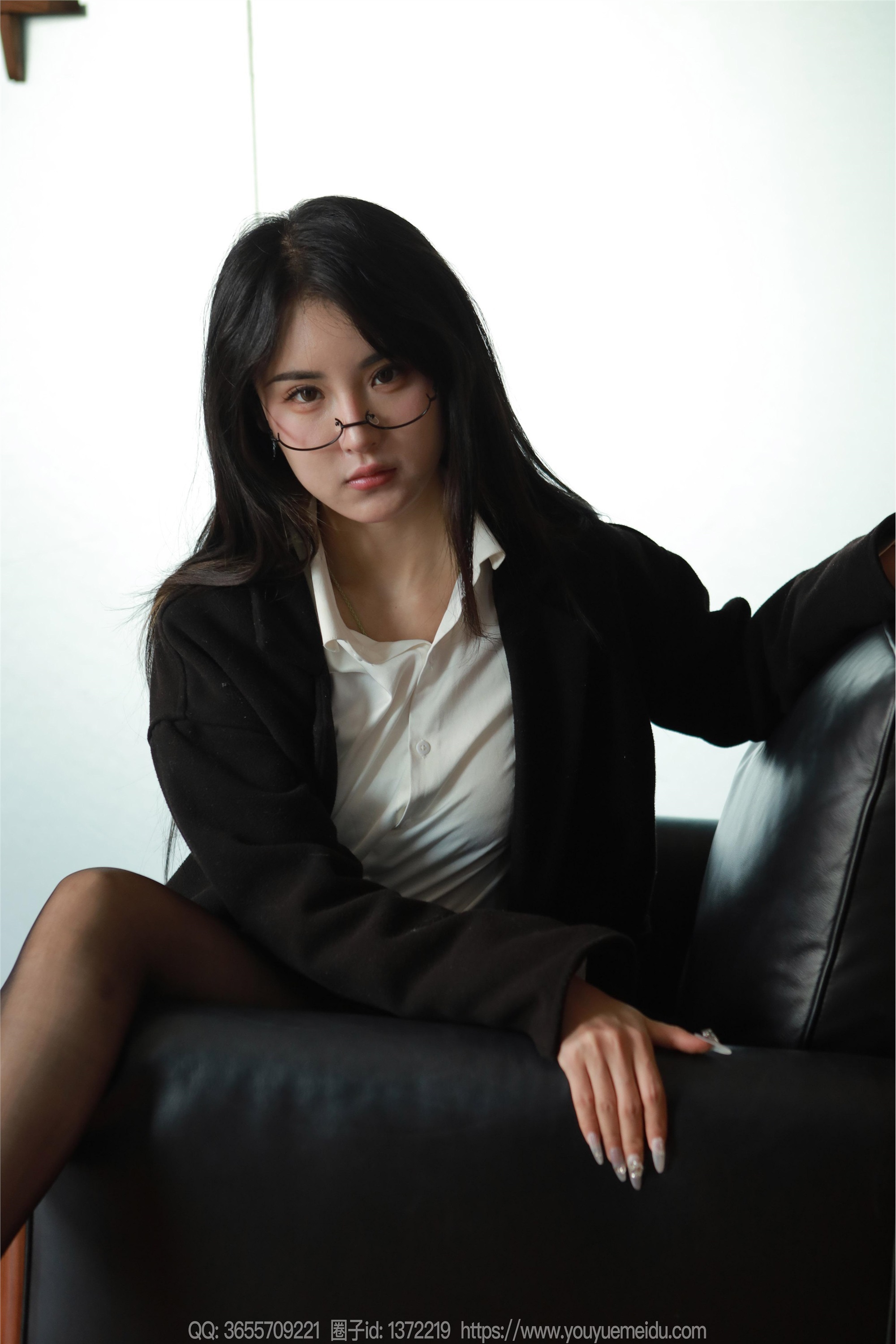 IESS异思趣向  2024.12.24 丝享家 1932 小宝《黑色外套（上）》